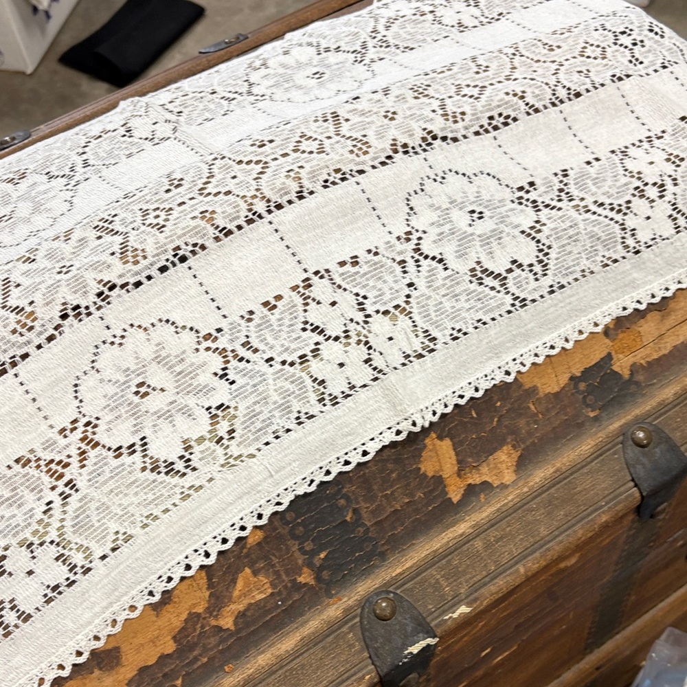 Elegant White Lace Table Runner